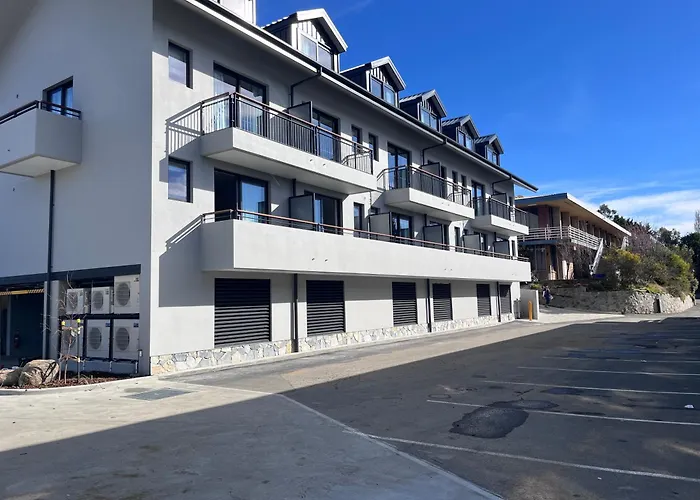 Lake Jindabyne Hotel